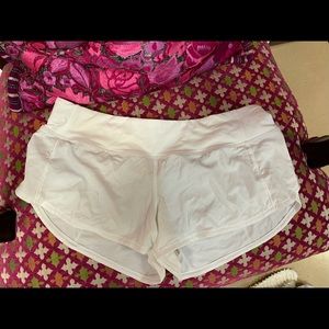 Lululemon white speed up shorts 2.5!